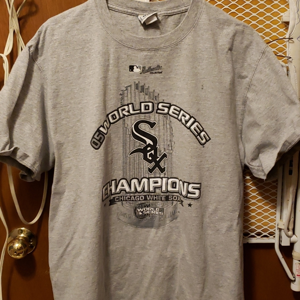 Lee 2005 White Sox championship tee